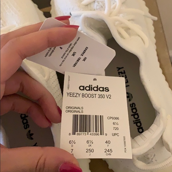 Yeezy Boost 350 - Picture 4 of 4